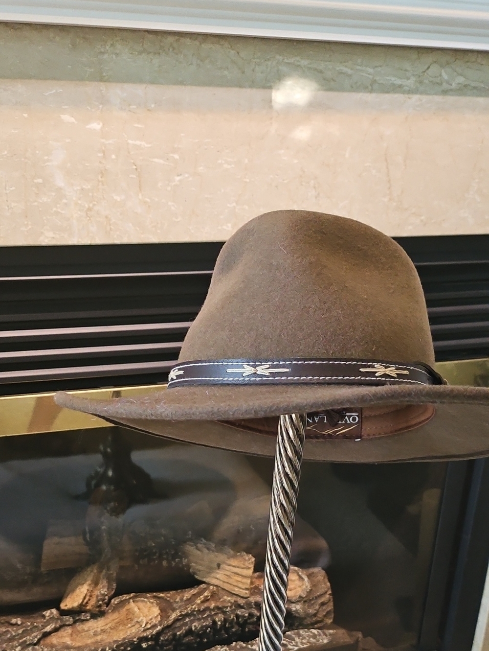 Overland 100% Wool Hat Size Med